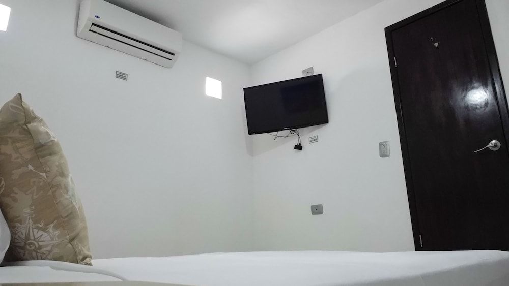 Rustic Hotel Isla Mujeres Queen Bed Suite 3