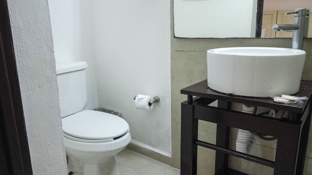 Rustic Hotel Isla Mujeres King Bed Suite with Balcony 5