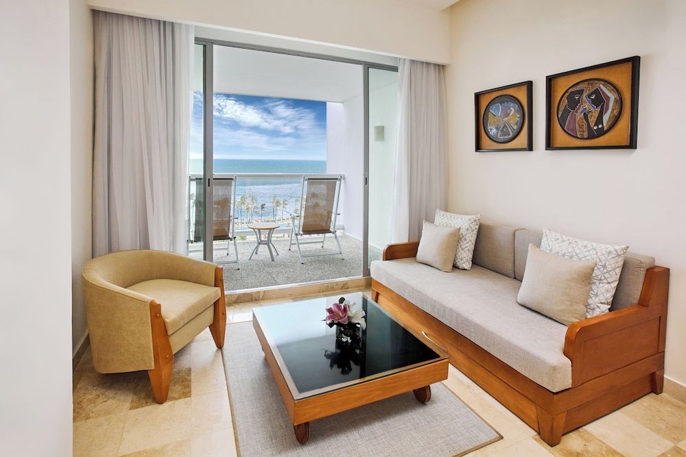 Grand Ocean Breeze Acapulco Standard Room 2