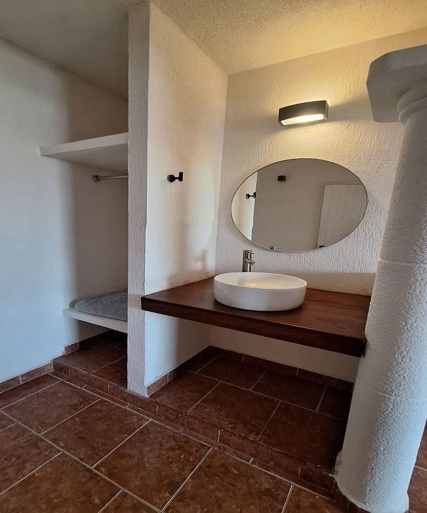 Capital O Hotel Rolovi Cancún Standard Room, 2 Double Beds 7