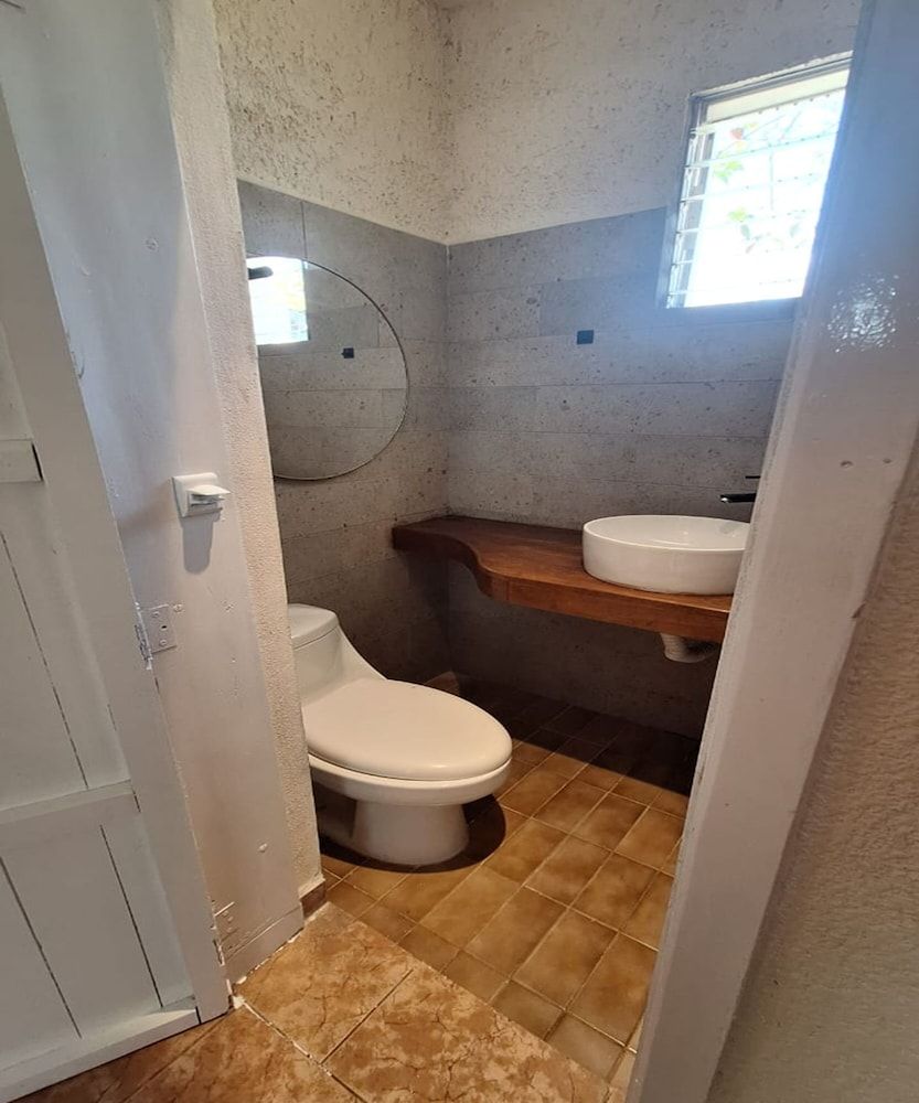 Capital O Hotel Rolovi Cancún Standard Double Room, 1 Double Bed 6