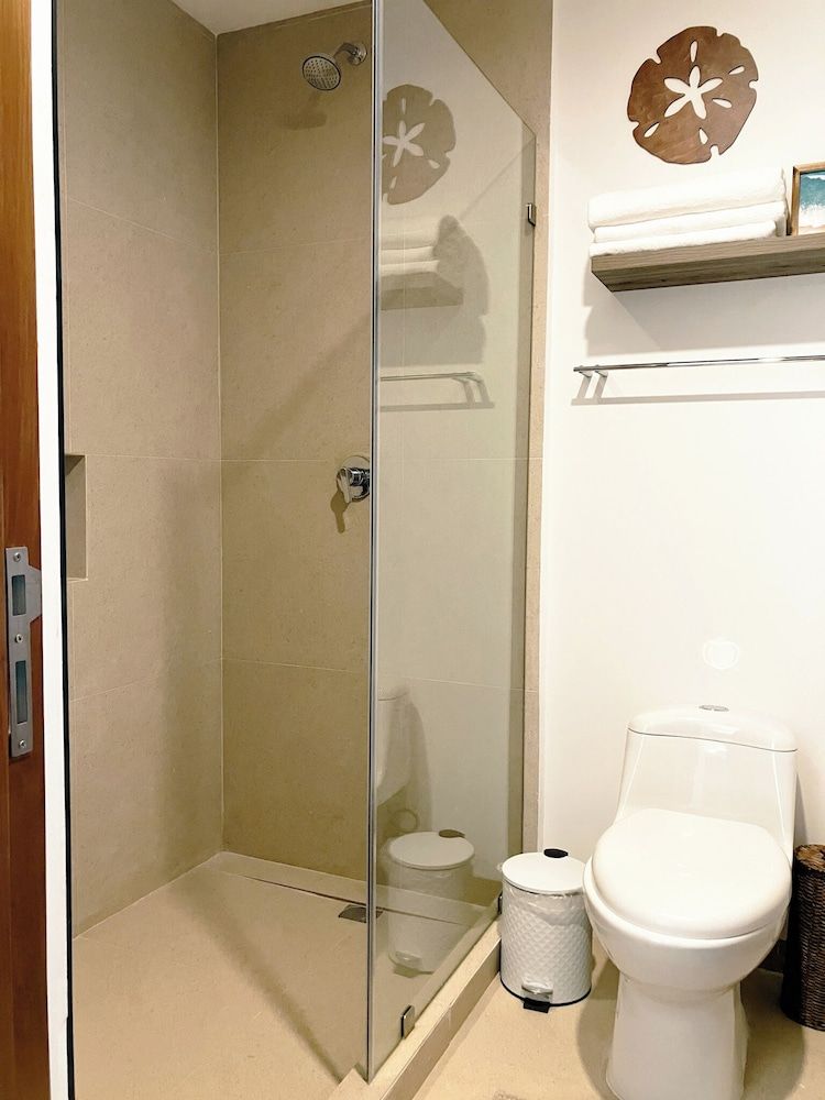 Stylish Playacar Condos w Balcony & Pool Exclusive Apartment, Garden View 28