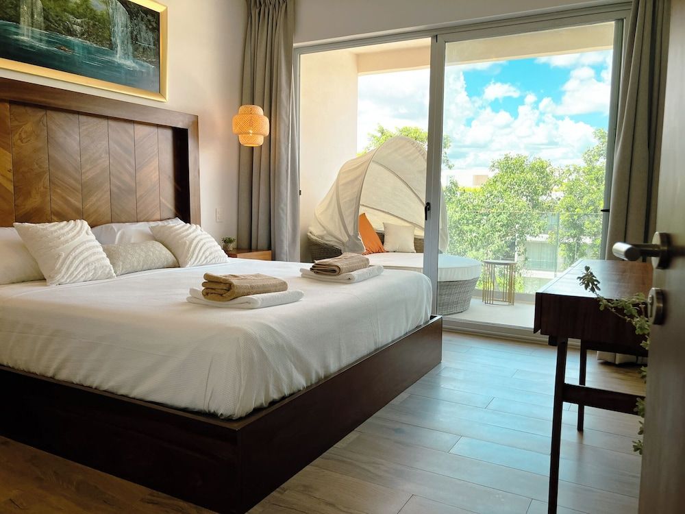 Stylish Playacar Condos w Balcony & Pool Exclusive Apartment, Garden View 5