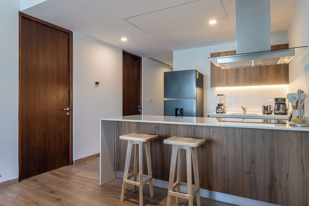 Stylish Playacar Condos w Balcony & Pool Deluxe Apartment, 2 Bedrooms, Pool View 7