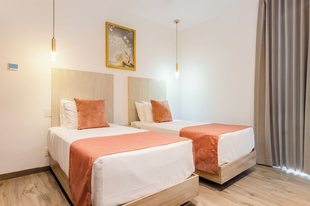 Stylish Playacar Condos w Balcony & Pool Deluxe Apartment, 2 Bedrooms, Pool View 4