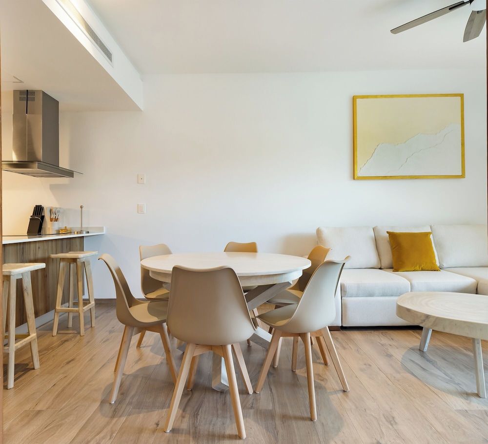 Stylish Playacar Condos w Balcony & Pool Deluxe Apartment, 2 Bedrooms, Pool View 14