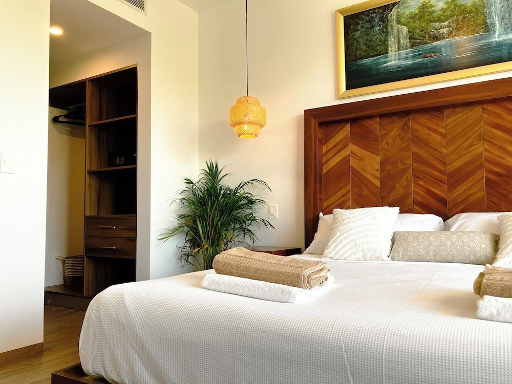 Stylish Playacar Condos w Balcony & Pool Exclusive Apartment, Garden View 4