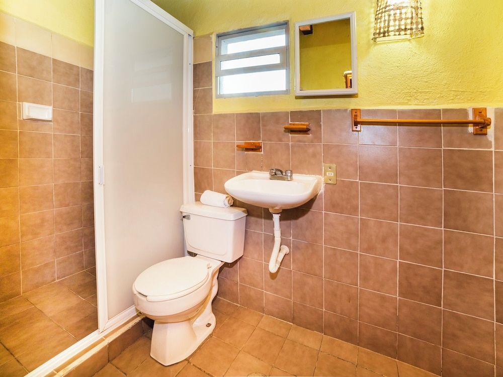 Hotel del valle Quadruple Room 6