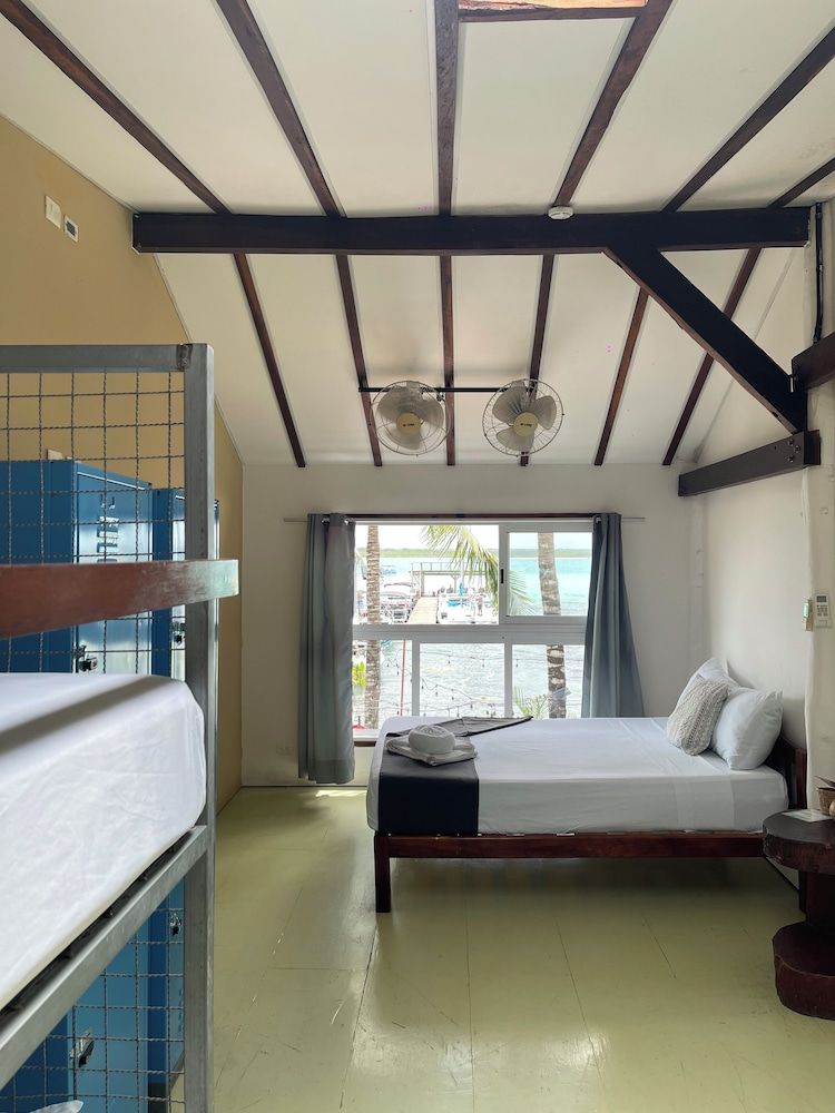 6 Bed Mixed Dorm Ensuite