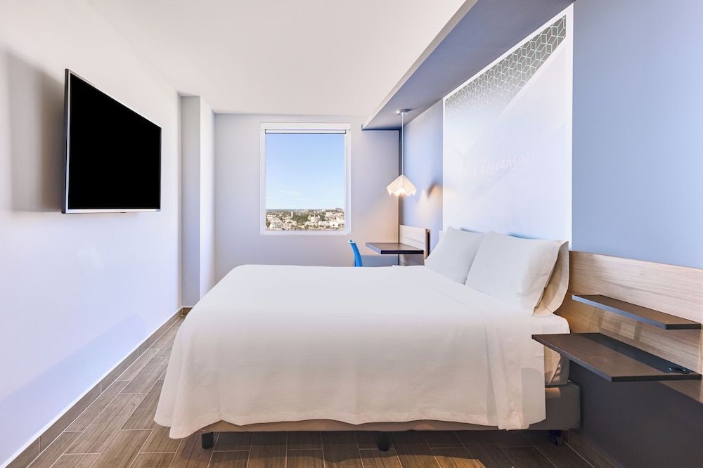 One Ciudad Juarez Alameda Iglesias Superior Room, 1 Queen Bed 2