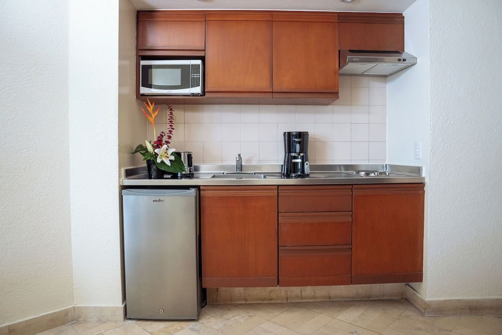 Ocean Breeze Puerto Vallarta Family Suite, 2 Bedrooms 3