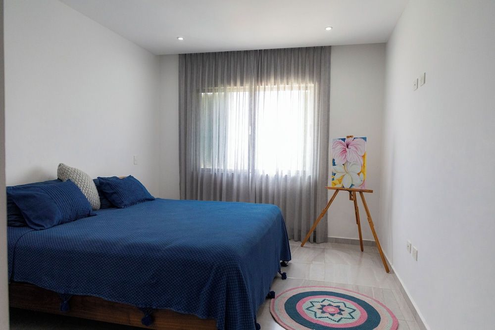 Long Island Madison - Modern Retreat Family Apartment, Pool View 3