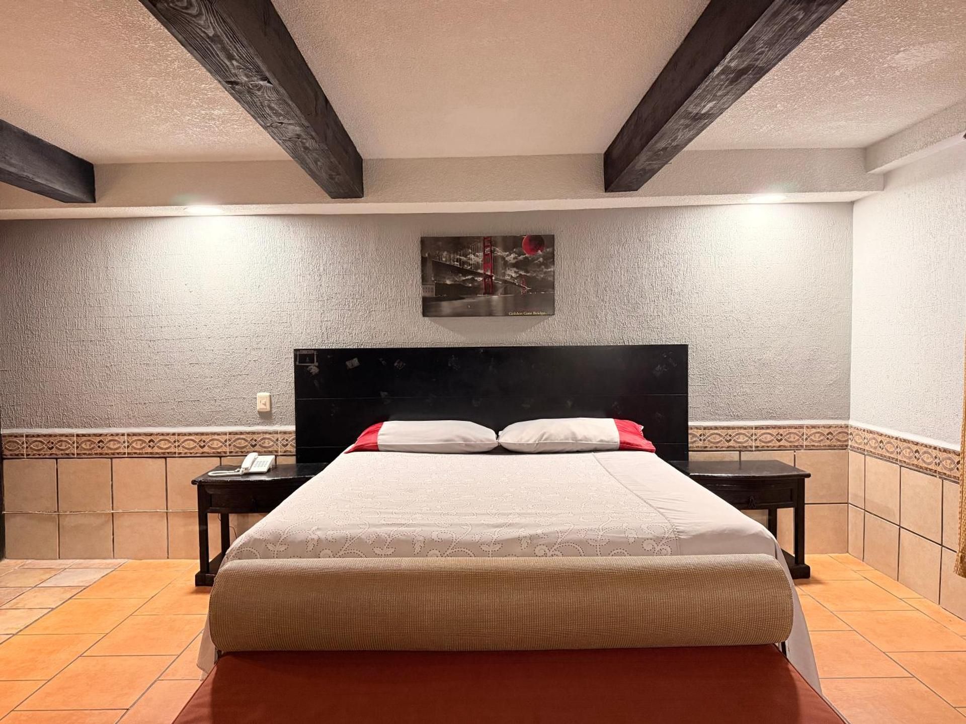 Hotel Mirage Express Single Room 2