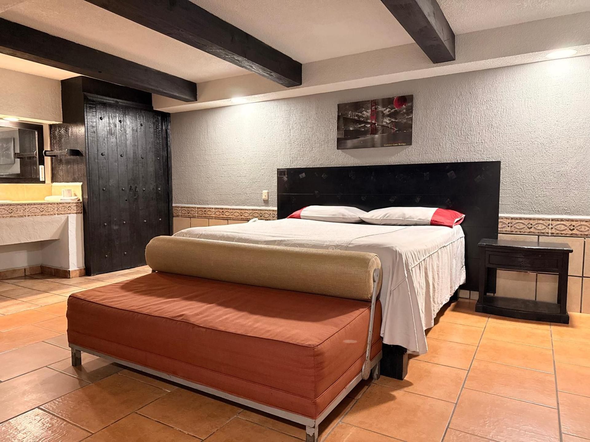 Hotel Mirage Express Single Room