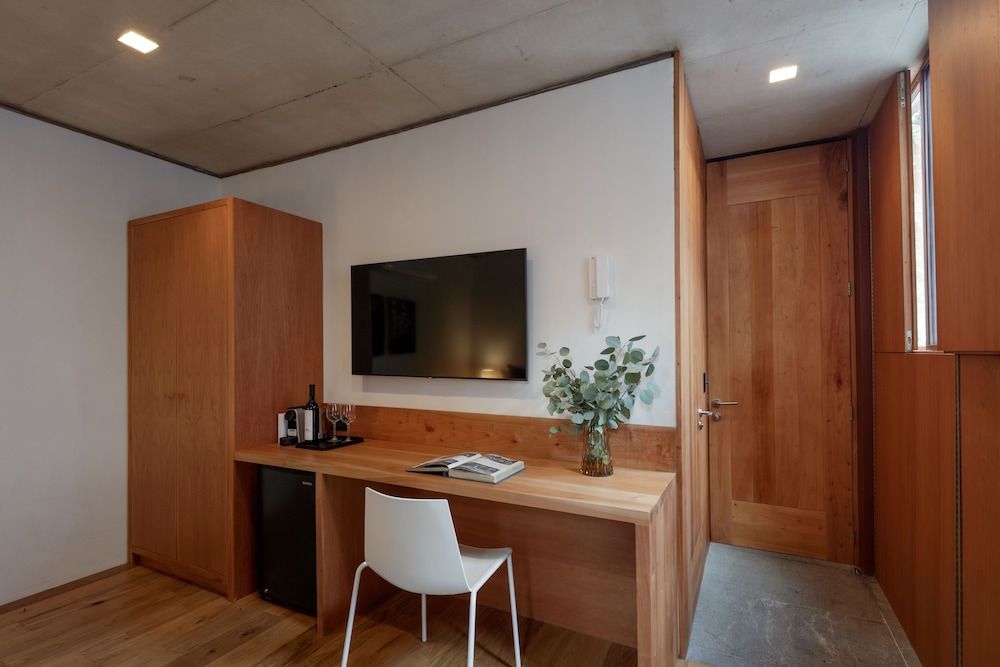 Casa Bosque Eduviges Design Room, 1 King Bed 4