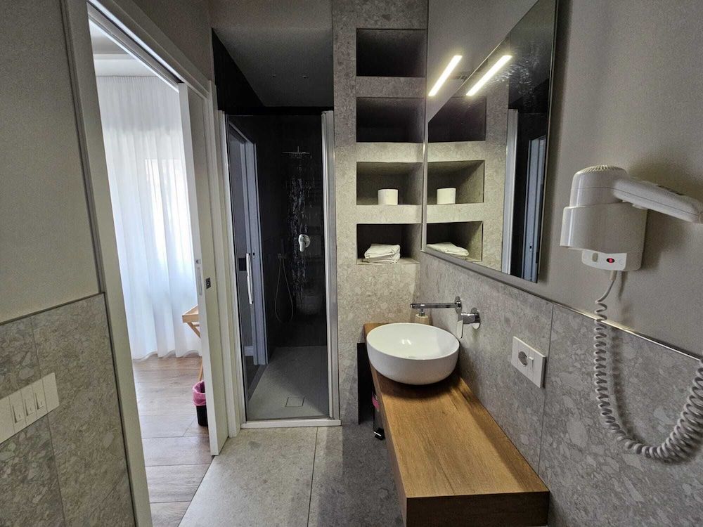 Riviera Suites Junior Double Room 4