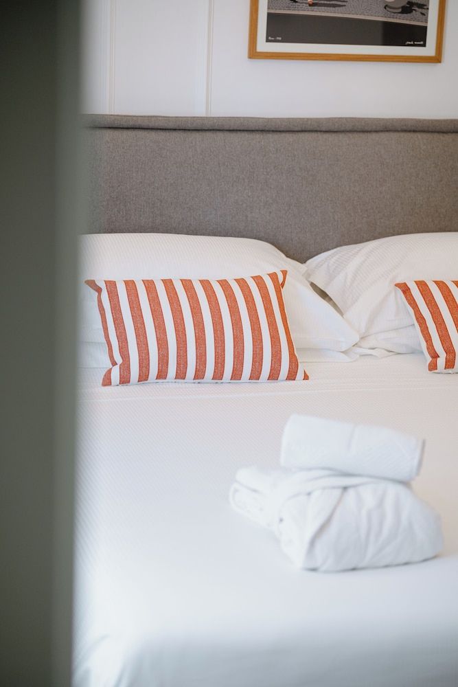 Riviera Suites Deluxe Double Room 3