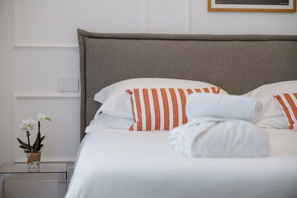 Riviera Suites Deluxe Double Room 5