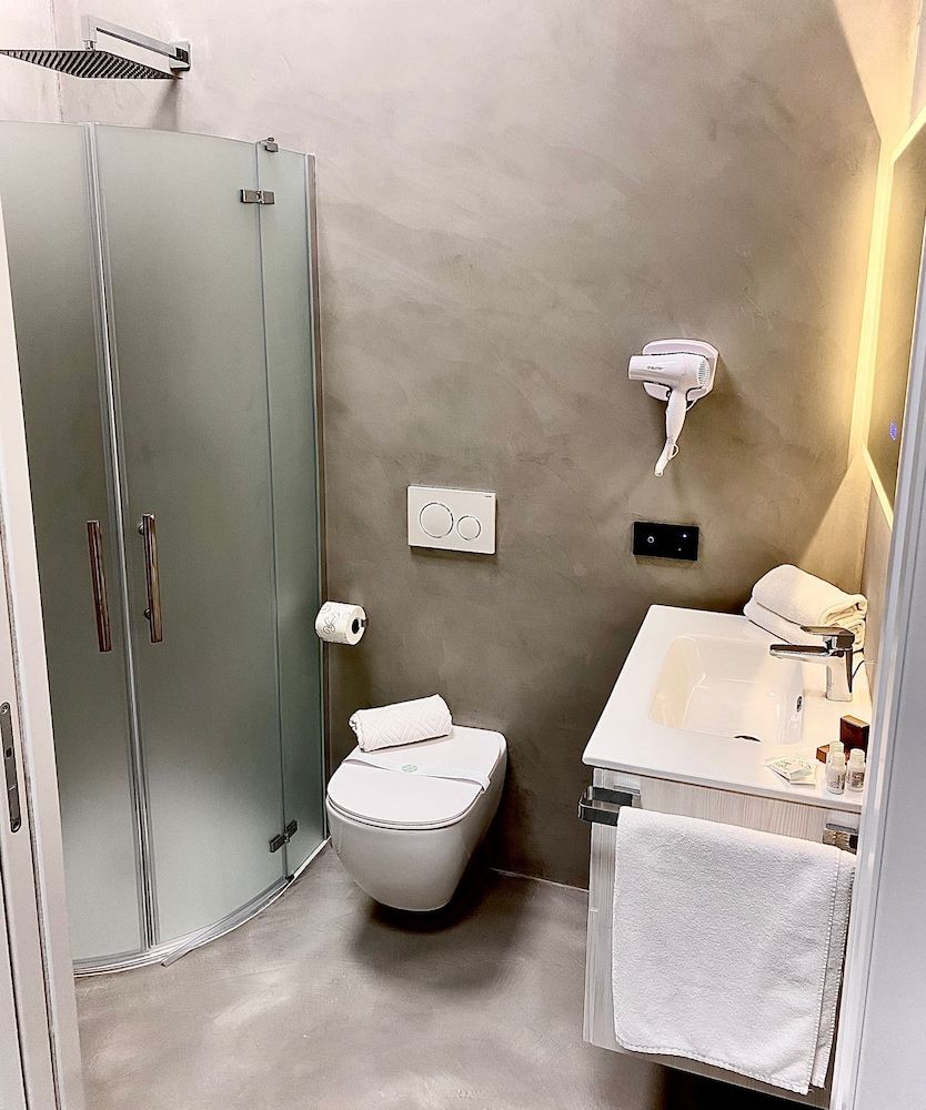 Hotel Tech Camera 4 3