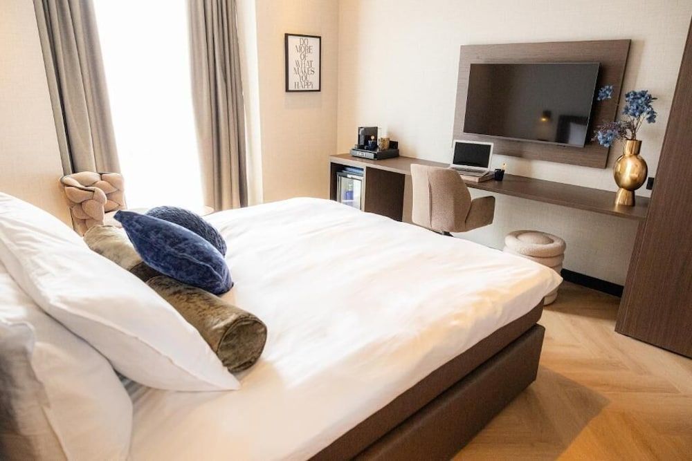 Hotel Twenty-Three Amsterdam Airport Deluxe Double Room 9