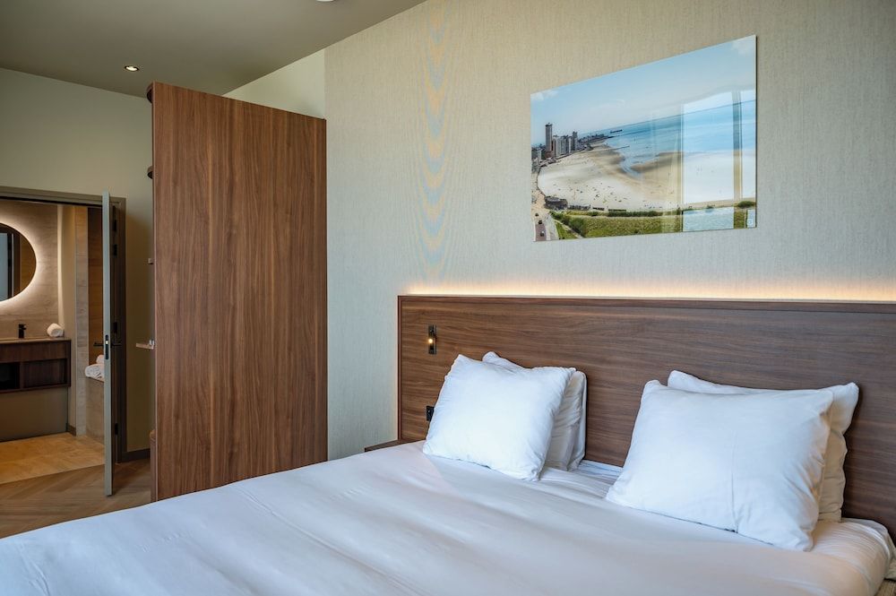 Hotel De Zeevaartschool Royal Double Room, Sea View 9