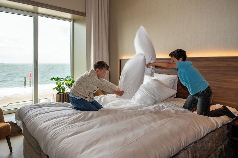 Hotel De Zeevaartschool Standard Quadruple Room, Sea View 4