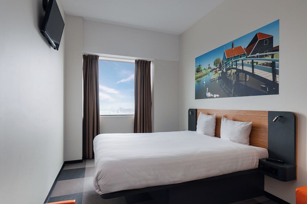 easyHotel Amsterdam Zaandam Standard Double Room 3