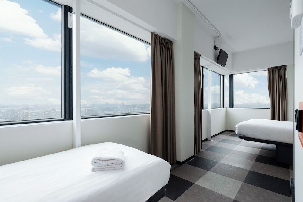 easyHotel Amsterdam Zaandam Family Triple Room 3