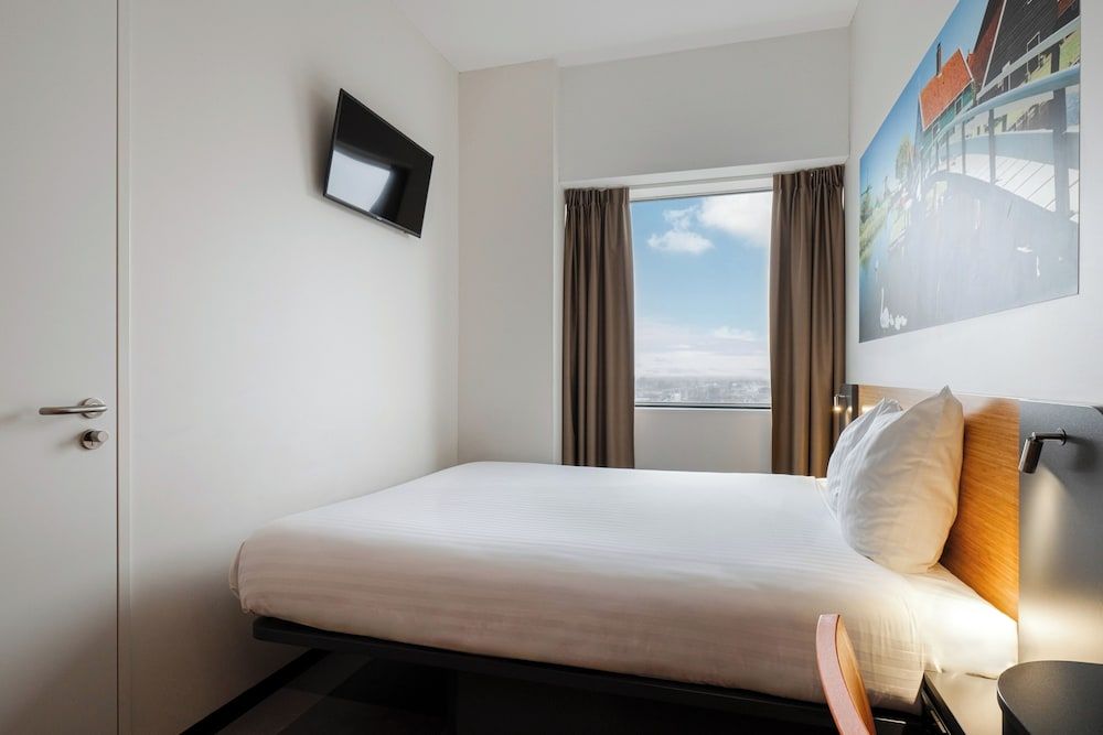 easyHotel Amsterdam Zaandam Small Double Room 2