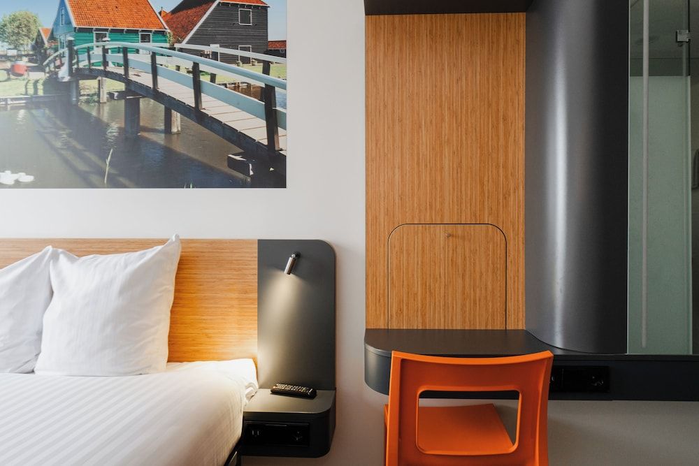 easyHotel Amsterdam Zaandam Small Double Room 7