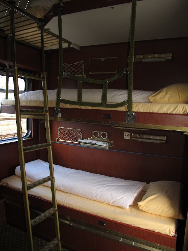Train Lodge Amsterdam - Hostel Triple Room, Shared Bathroom (Compartment) 3