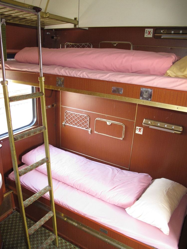 Train Lodge Amsterdam - Hostel Triple Room, Shared Bathroom (Compartment) 2