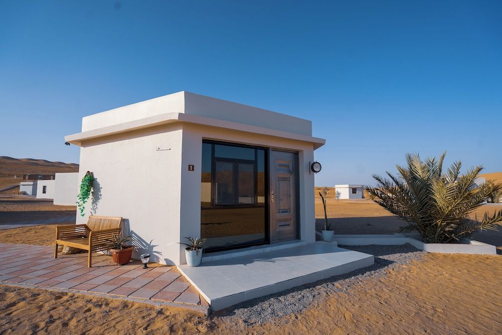 Safari Desert Camp Oman Deluxe Double Room, Balcony, Desert View 8