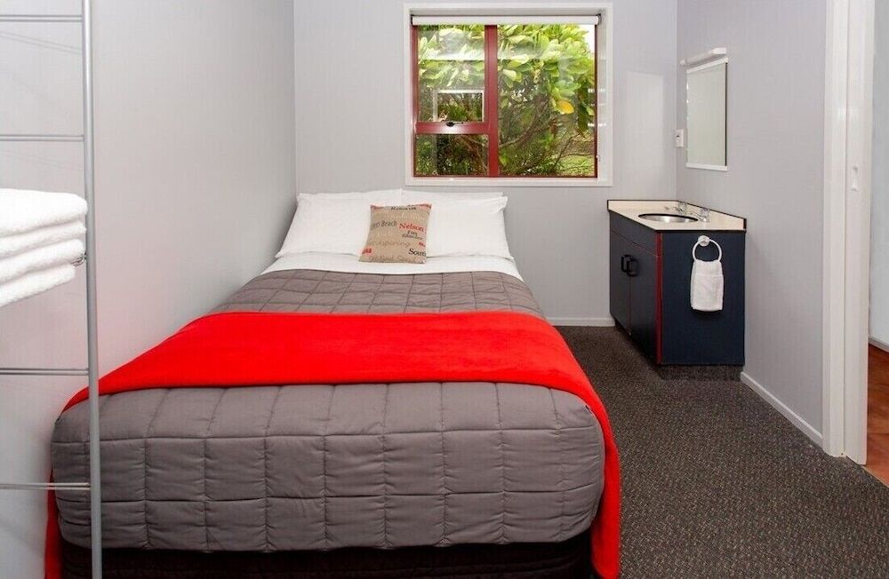 Carters Beach Top 10 Holiday Park Standard Self-Contained Unit - Couples 3