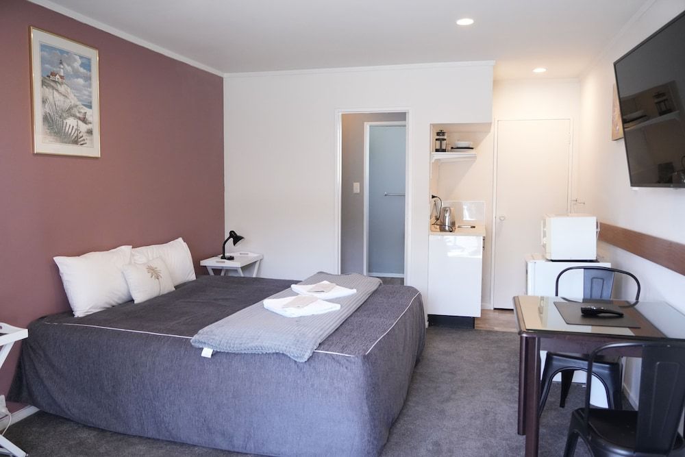 ACCOMMODATION GATEWAY MOTEL Studio, 1 Queen Bed, Non Smoking 2