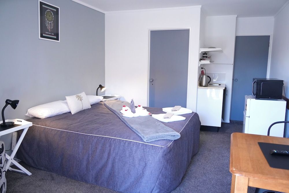 ACCOMMODATION GATEWAY MOTEL Studio, 1 Queen Bed, Non Smoking 8