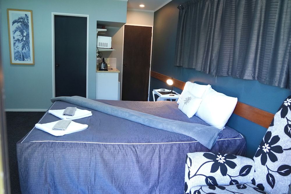 ACCOMMODATION GATEWAY MOTEL Studio, 1 Queen Bed, Non Smoking 7