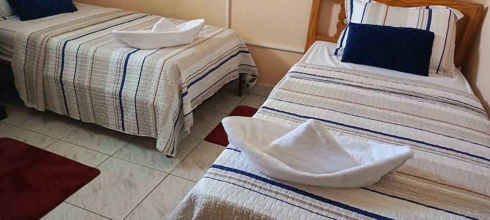 Pensión Galicia Family Room 3