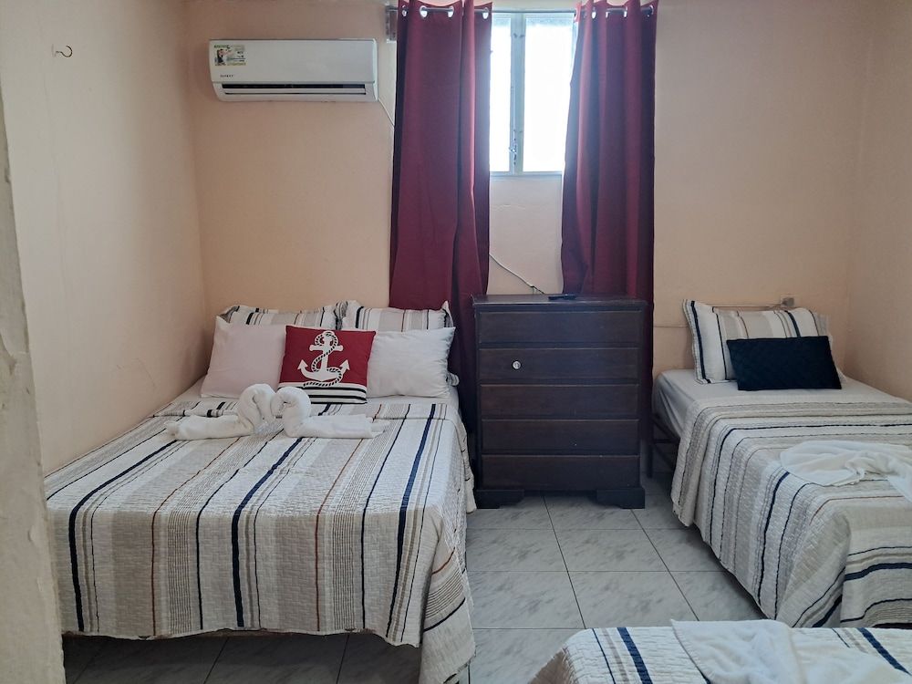 Pensión Galicia Family Room 4