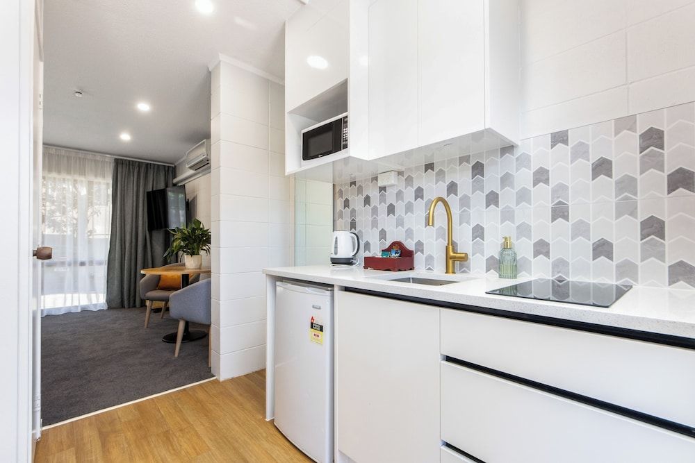 Epsom Motel Queen Studio 3