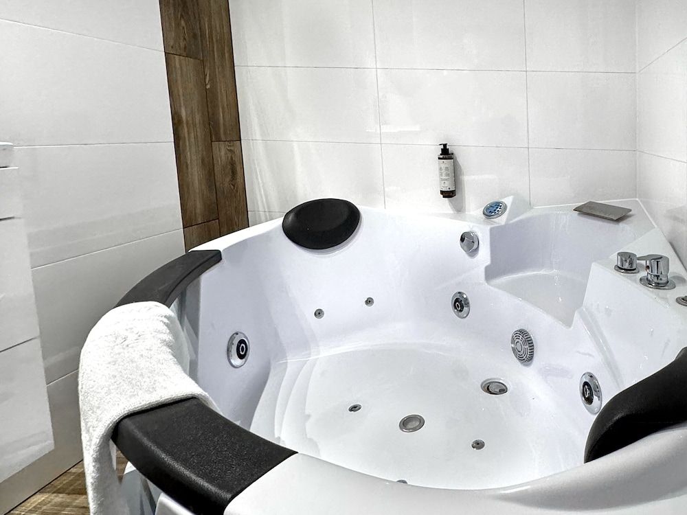 Hotel Malinowski Leśny Deluxe Double Room, 1 Bedroom 7