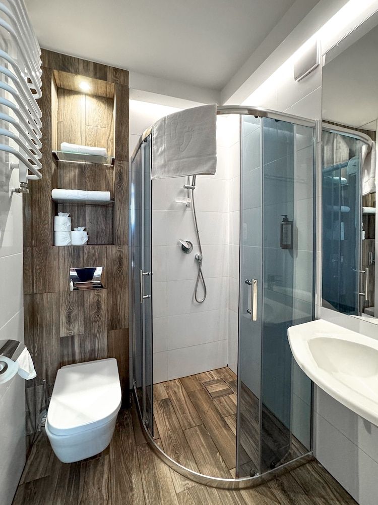 Hotel Malinowski Leśny Standard Single Room, Park View 5