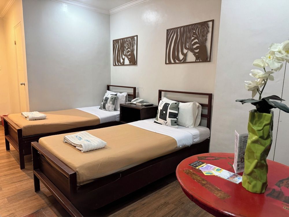 Hotel Tiffany - Laoag Basic Double or Twin Room 2