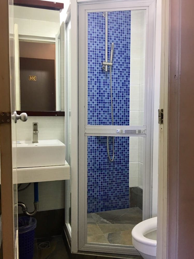 Hotel Tiffany - Laoag Standard Triple Room 5