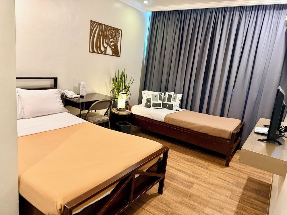 Hotel Tiffany - Laoag Basic Triple Room, Non Smoking 2