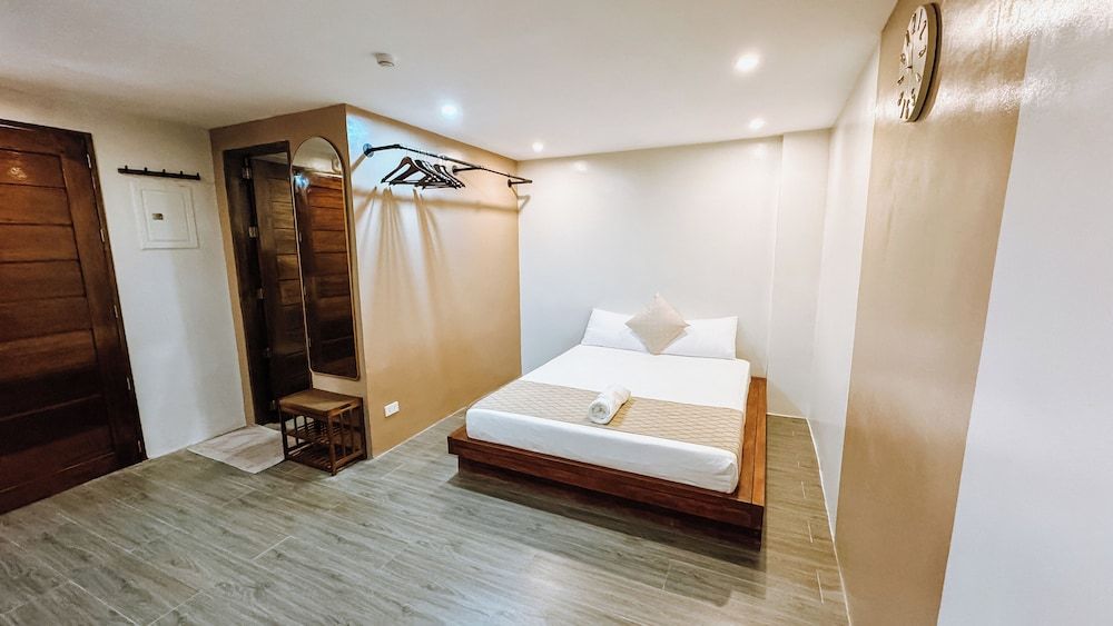 Tiwis Travellers Inn Standard Studio, Balcony 2