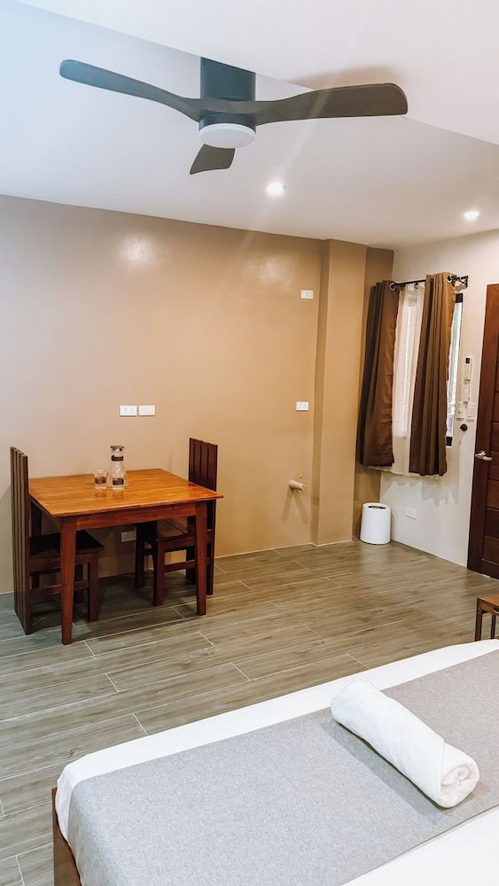 Tiwis Travellers Inn Standard Studio, Balcony 3