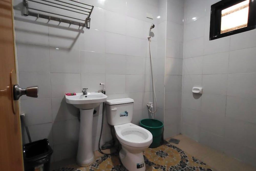 Sea Urchin Hotel near Hundred Islands Comfort Shared Dormitory 7