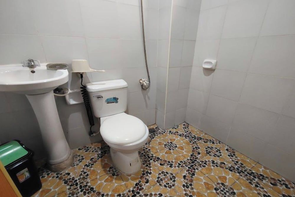 Sea Urchin Hotel near Hundred Islands Family Room 6