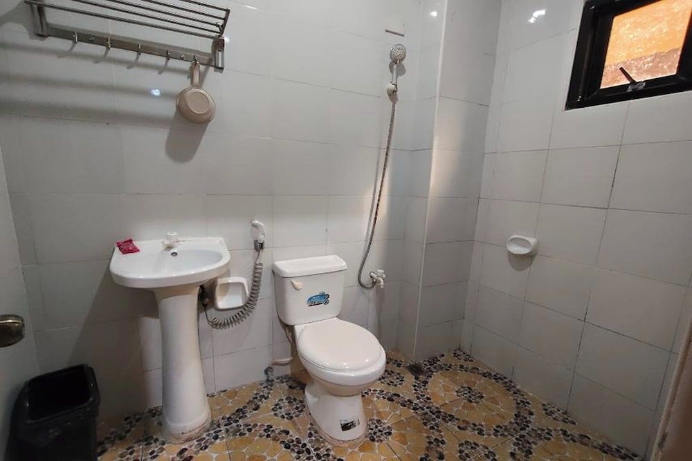 Sea Urchin Hotel near Hundred Islands Shared Dormitory 7